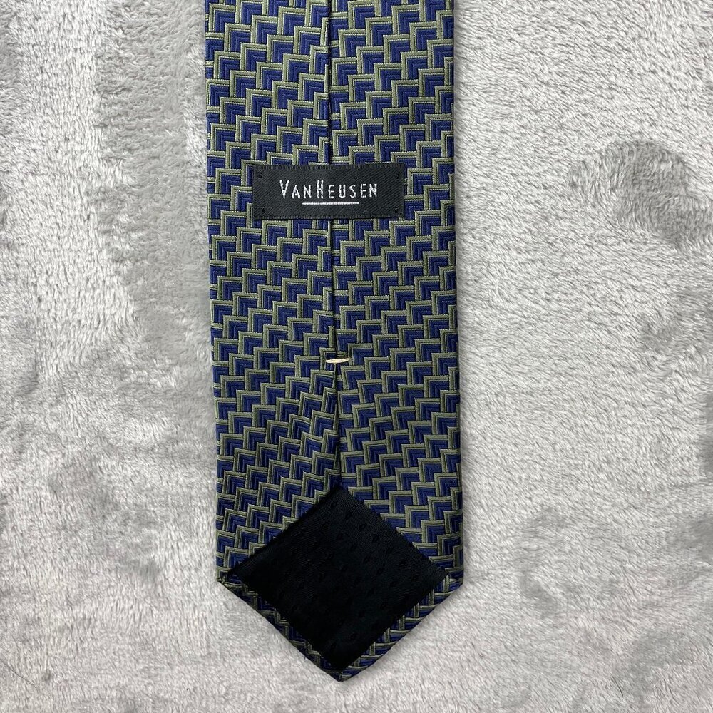 Van Heusen Men's Classic 100% Silk Neck Tie - Picture 5 of 6